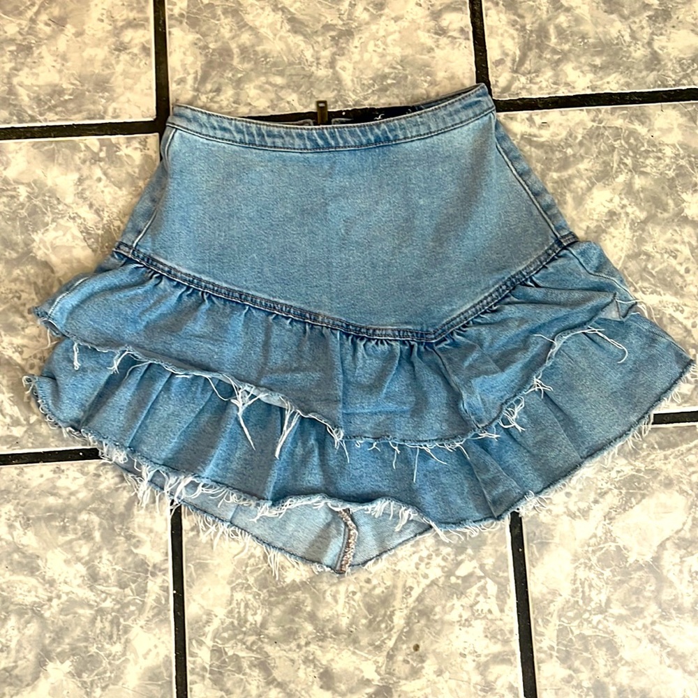 Hollister- Highwaisted denim mini skirt